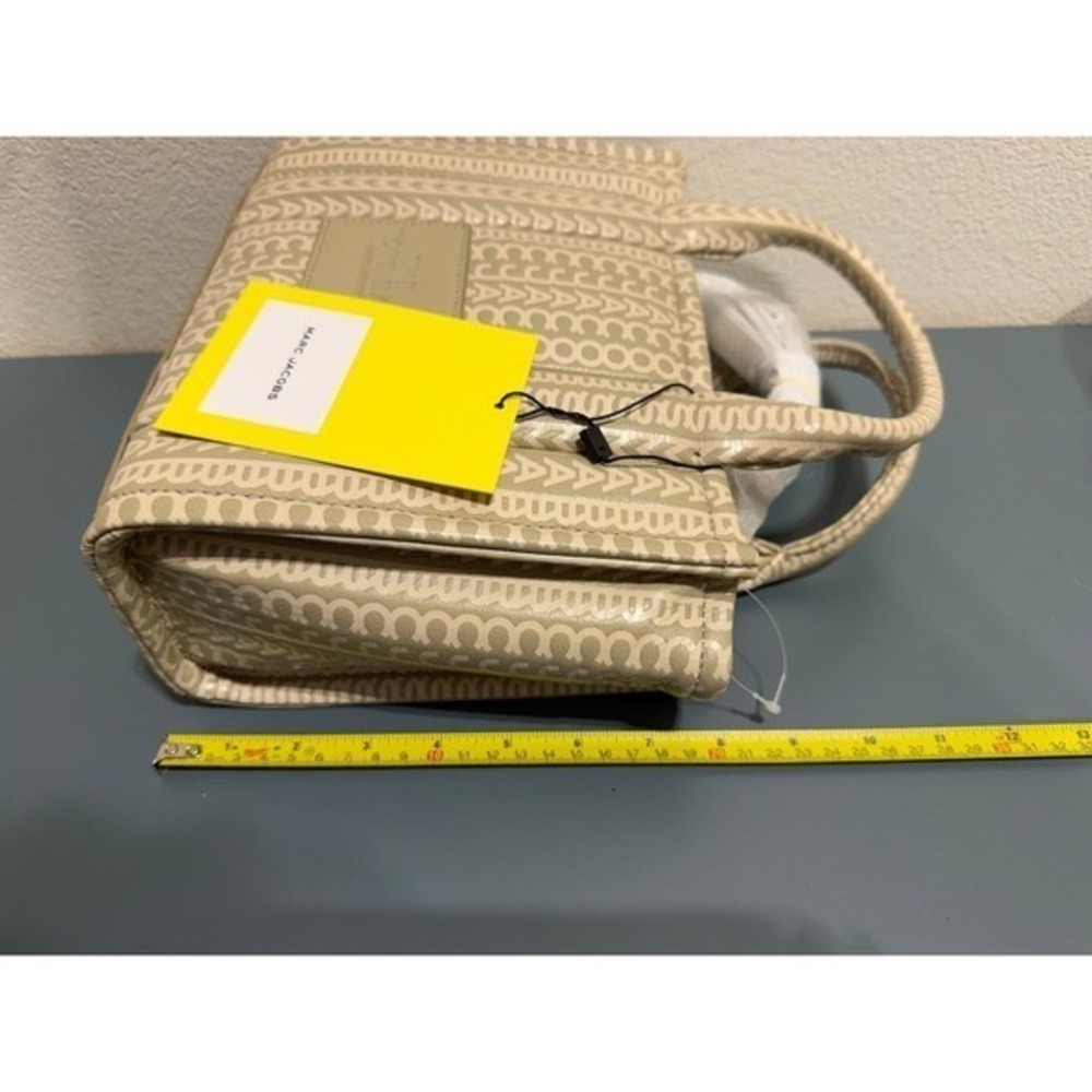 Marc Jacobs The Monogram Mini Tote Bag Khaki Leather Crossbody NEW - Picture 11 of 15